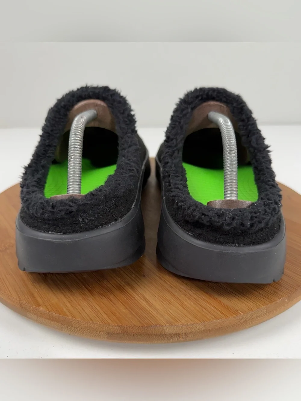 OOFOS OOcoozie Black Fleece-Lined Slip-On Mule